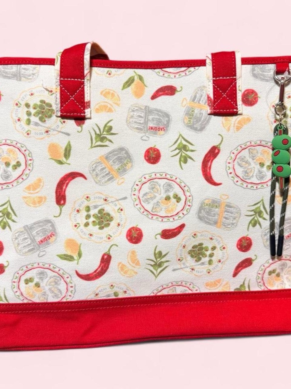 Red and White Printed SashaTote Bag with Charm NWT